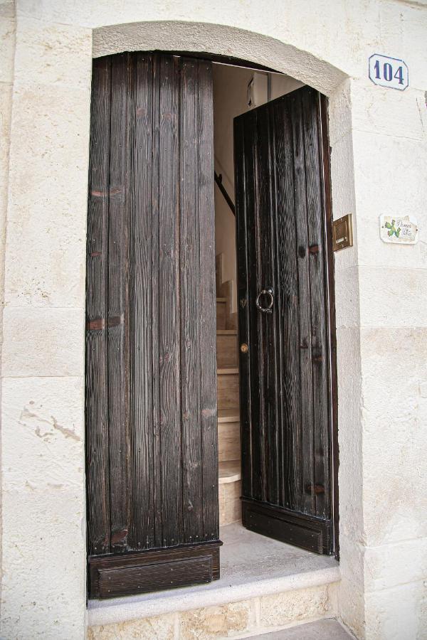 Domus Petra 104 Bed & Breakfast Ceglie Messapica Exterior photo
